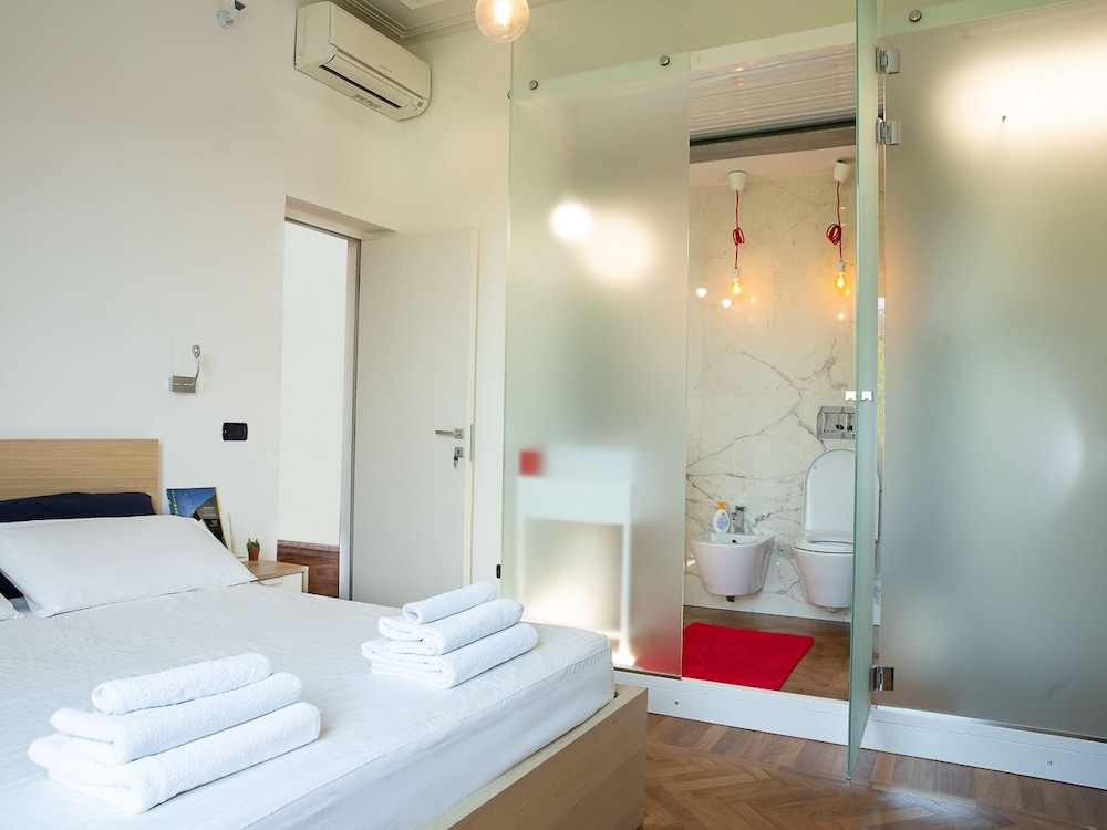 Room in Rome Isole