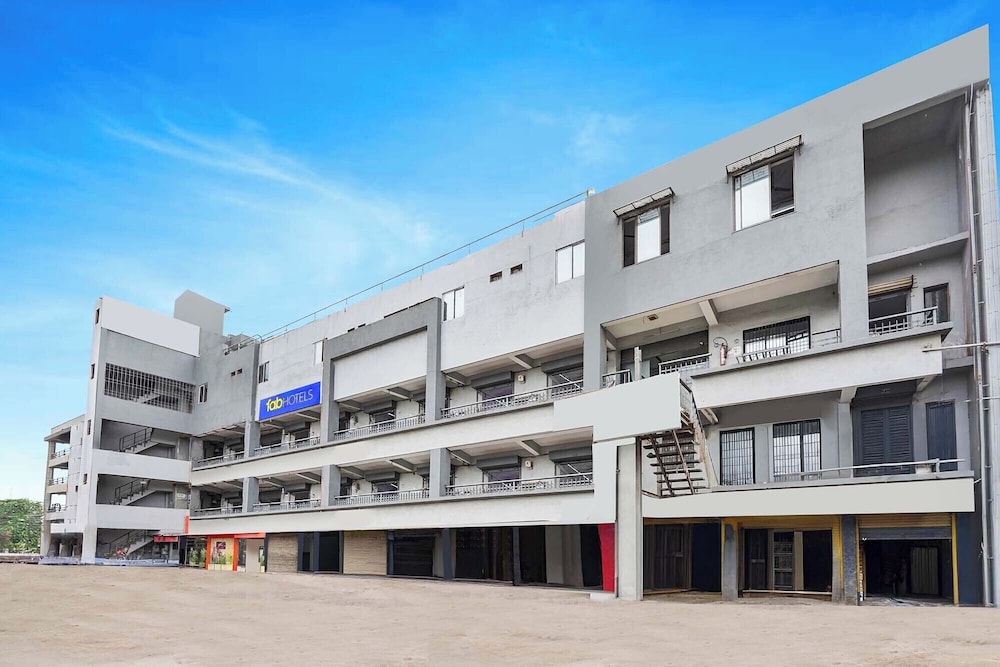 Fabhotel Krishna Inn