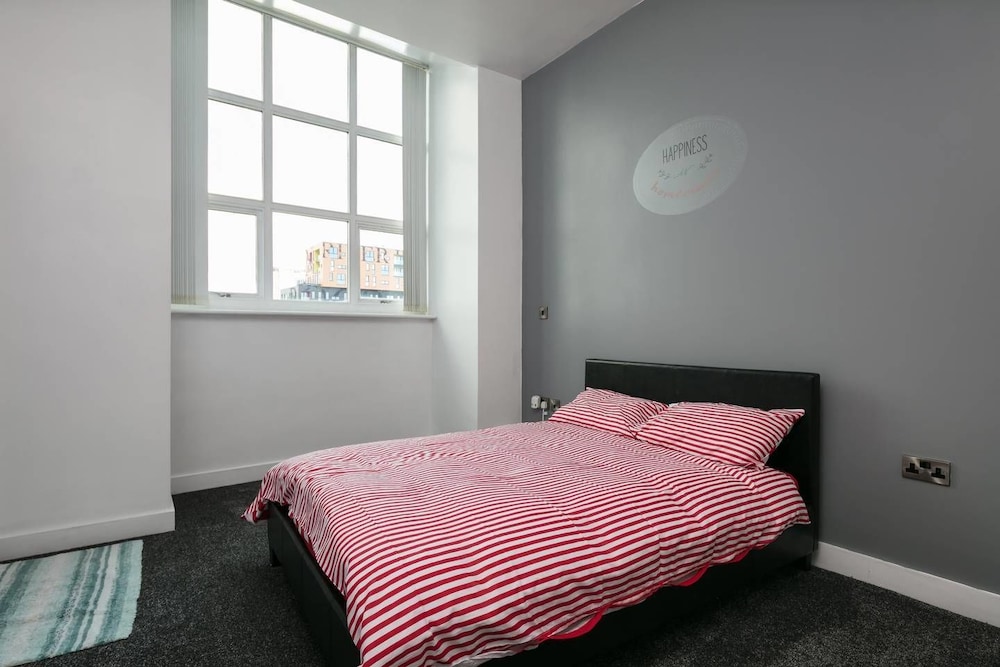 Apartment 33 view 4