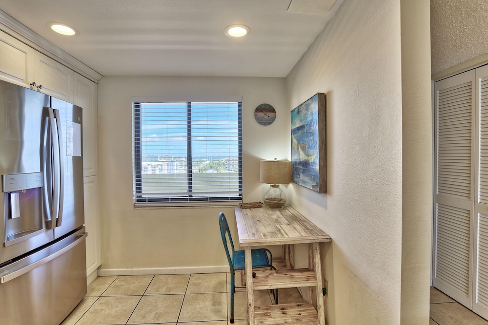 Ocean Sands 1-1002