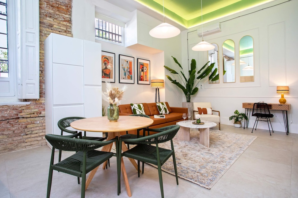 Stylish Apartment in Central Seville. Boteros