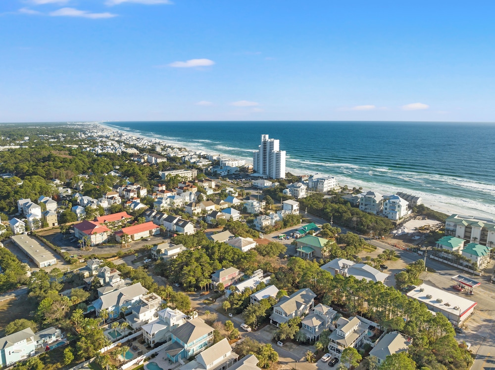 Sugar Sand Retreat 3-bed, 2-bath Beach Getaway With Private Pool, Sleeps 8!