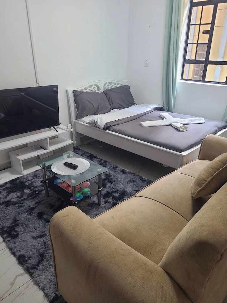 Studio 107, South B, Sana Sana