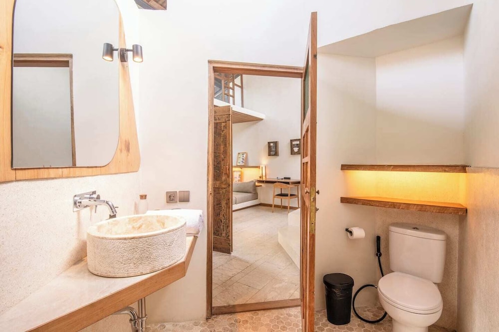 Opulent 1-br Villa Just 800m From Canggu Beach