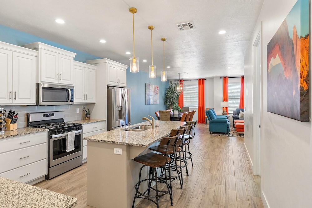 Grand Coral Estate 6 Bedroom Townhouse