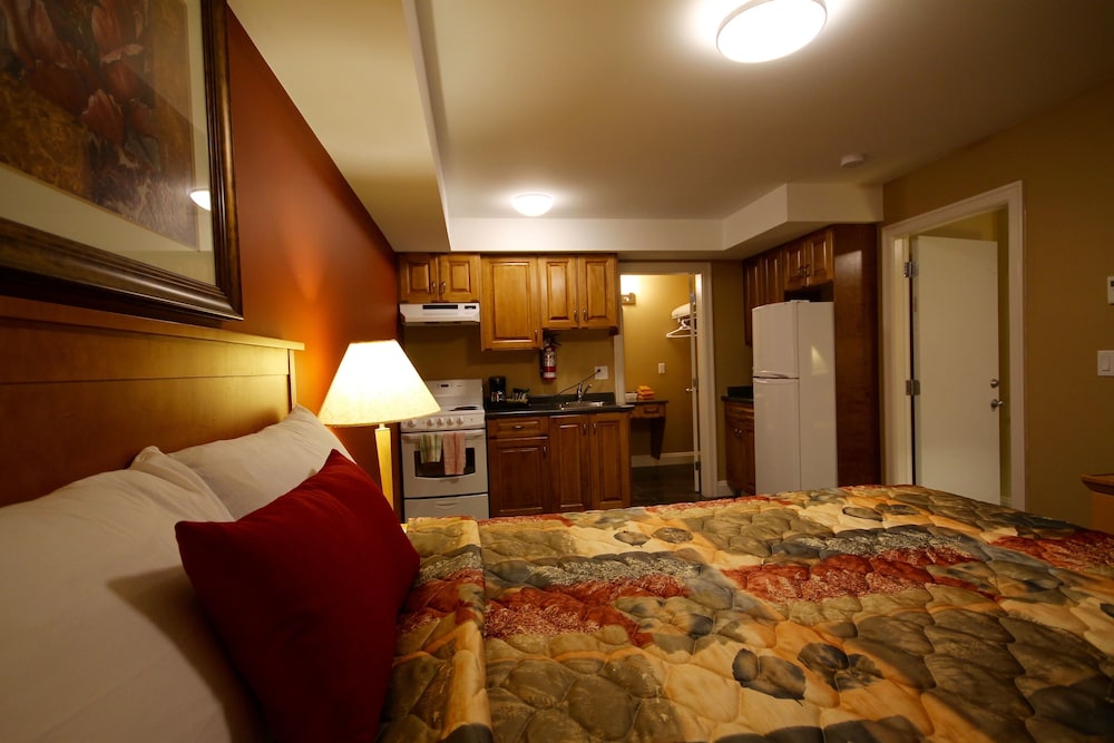 Sahara Suites