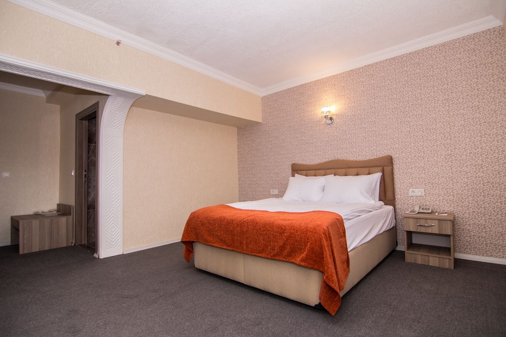 An Grand Otel - Image 17