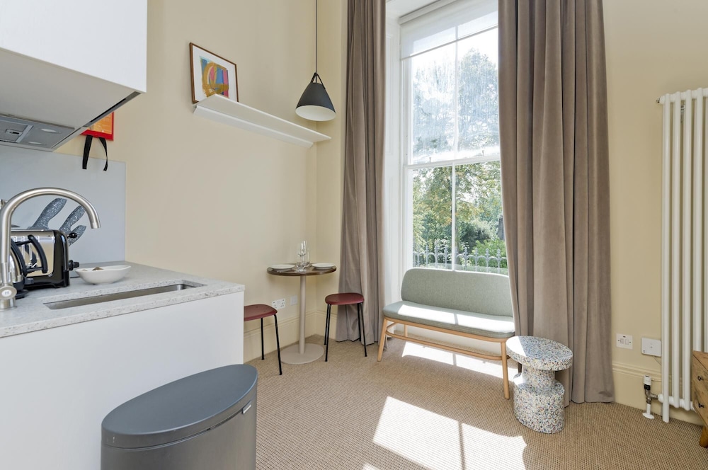 Mezzanine Flat Listed Terrace Near Primrose Hill
