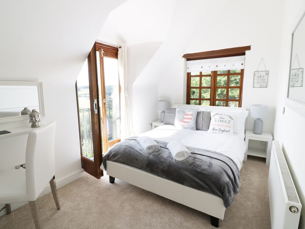 Hillview Cottage