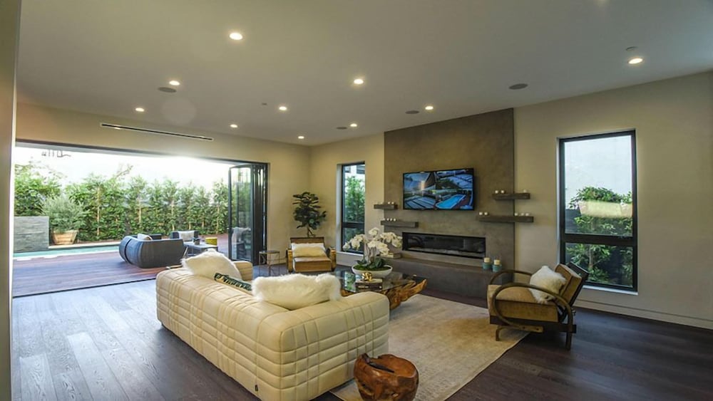 Orange Grove Villa - Image 3