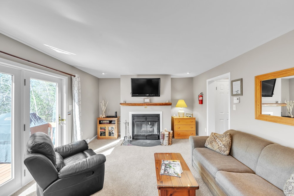 Fox Lair 29l - Cozy End Unit With Mountain Views 2 Bedroom Townhouse by The Summit at Gore Mountain