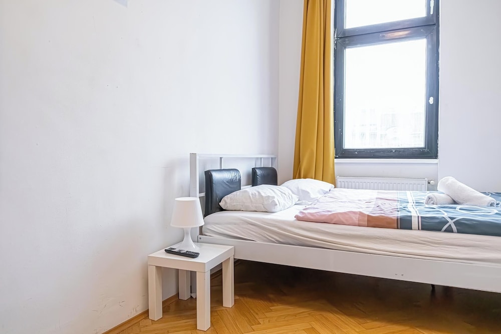 Cozy Room Near U6 Dresdner Subway Line