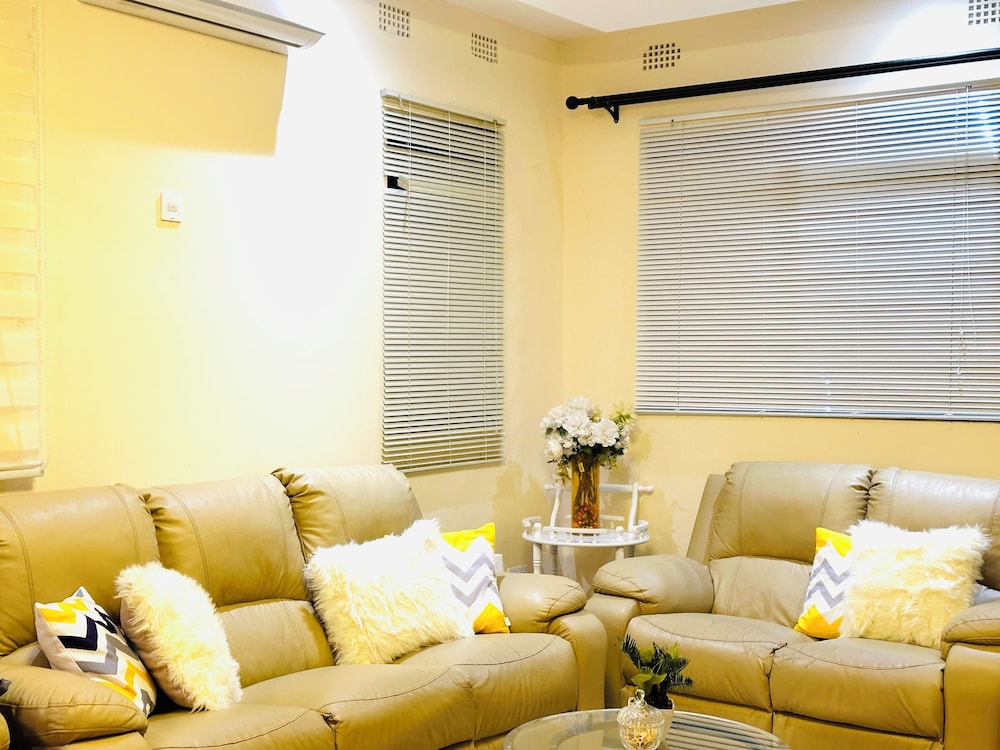 Executive Private Standing apt in Lusaka