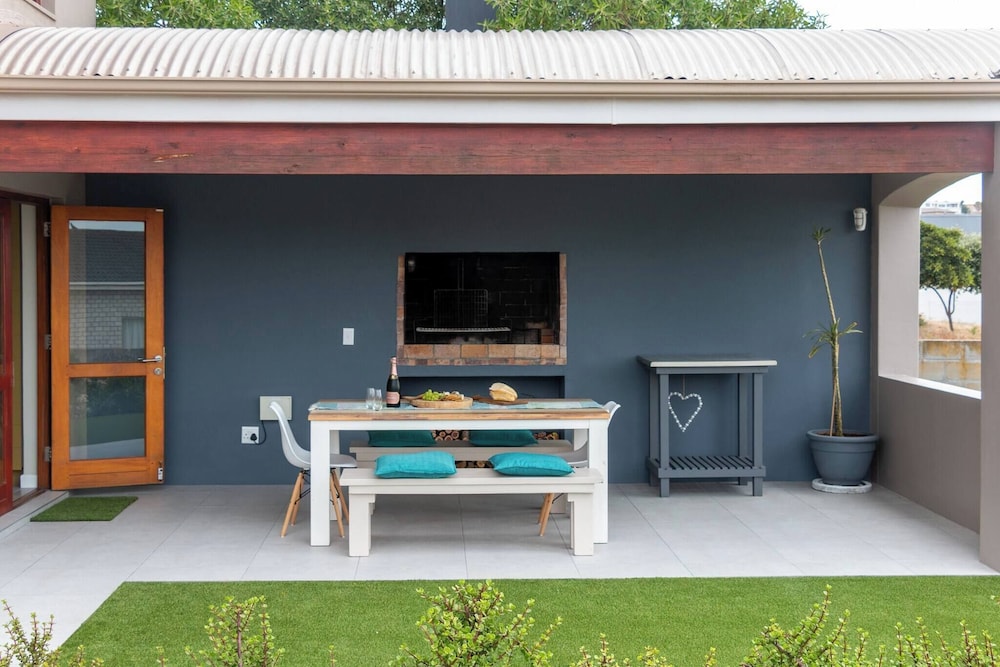 Serene Langebaan Getaway With Garden Views