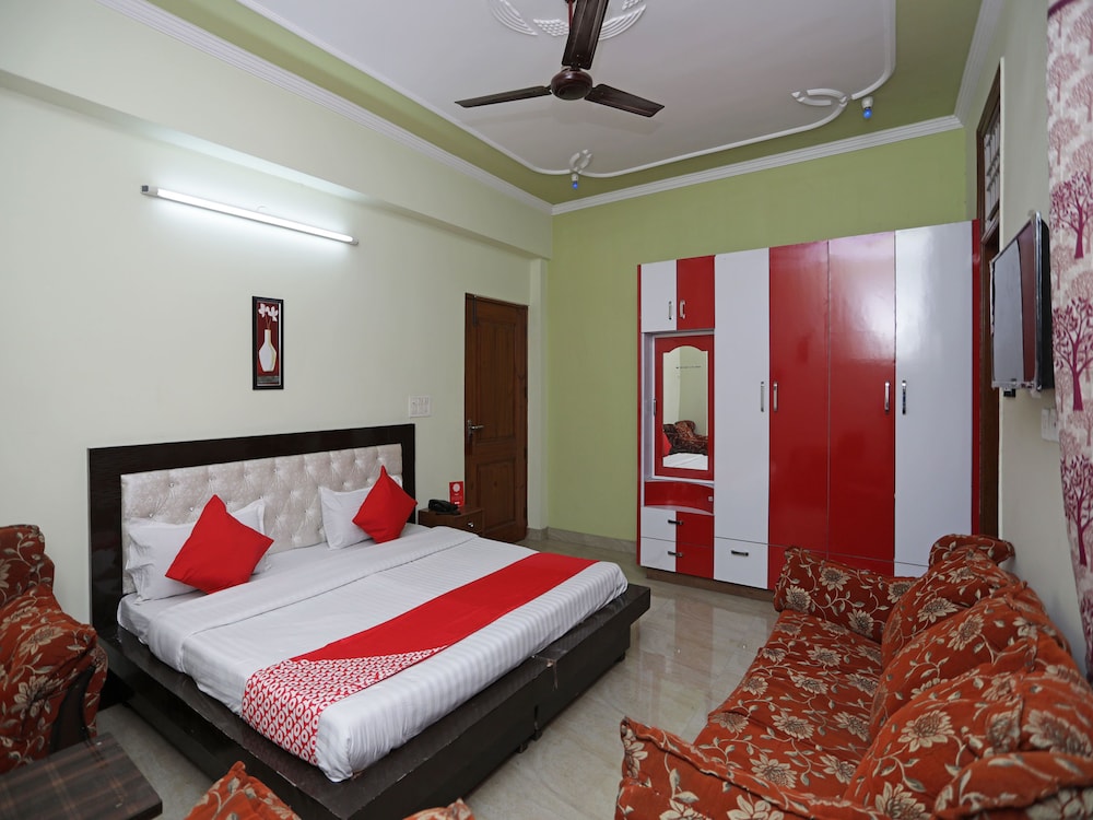 OYO 12502 City Hotel