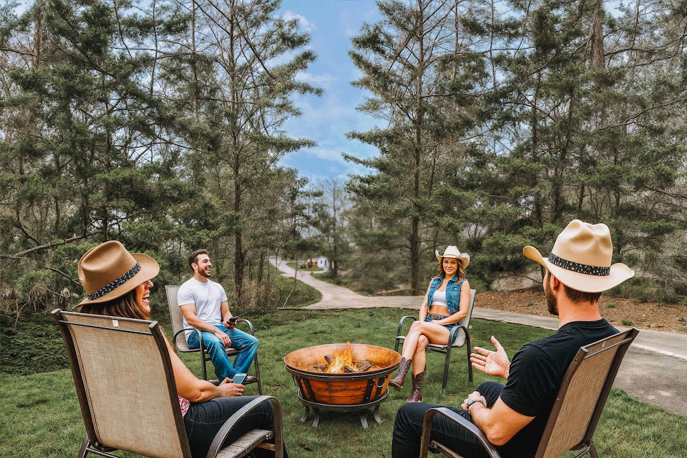 NEW - 1 Location Cabin Pool Hot Tub Arcade HL