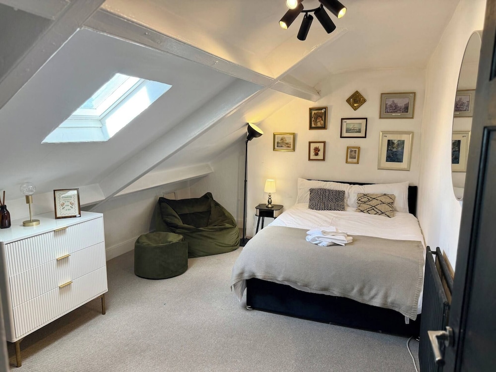Bright 4-bedroom Maisonette in Gateshead