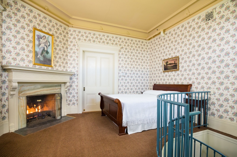 White Springs Manor a Belhurst Property