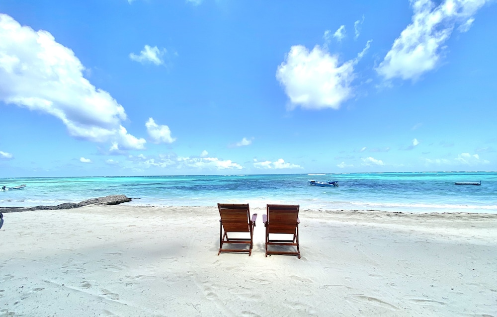 Little Corn Beach and Bungalow - hotel in Cocal Beach, Corn Islands