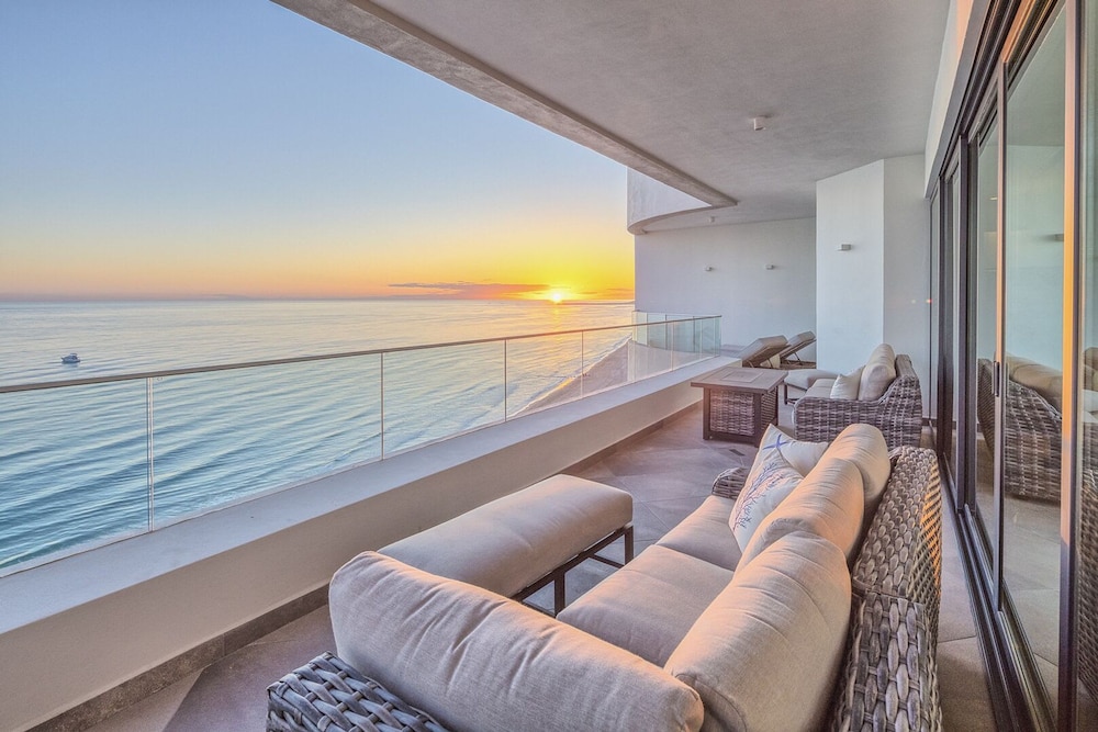 Luxury New Oceanfront Condo 5BR Sleeps 12