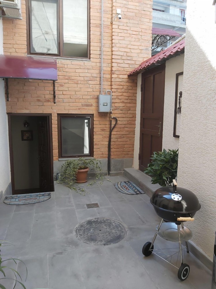 Photo 12