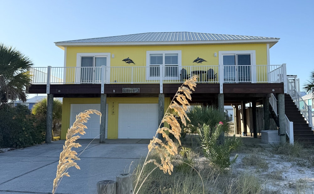 Seaside Bungalow 1 Bedroom Home