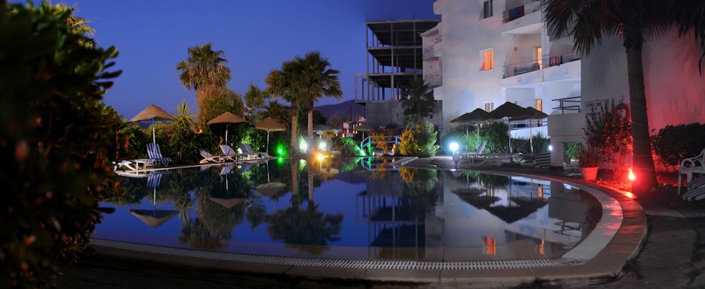 Tabarka Vacations - Residence Corail Royal Plage - Property Image 1