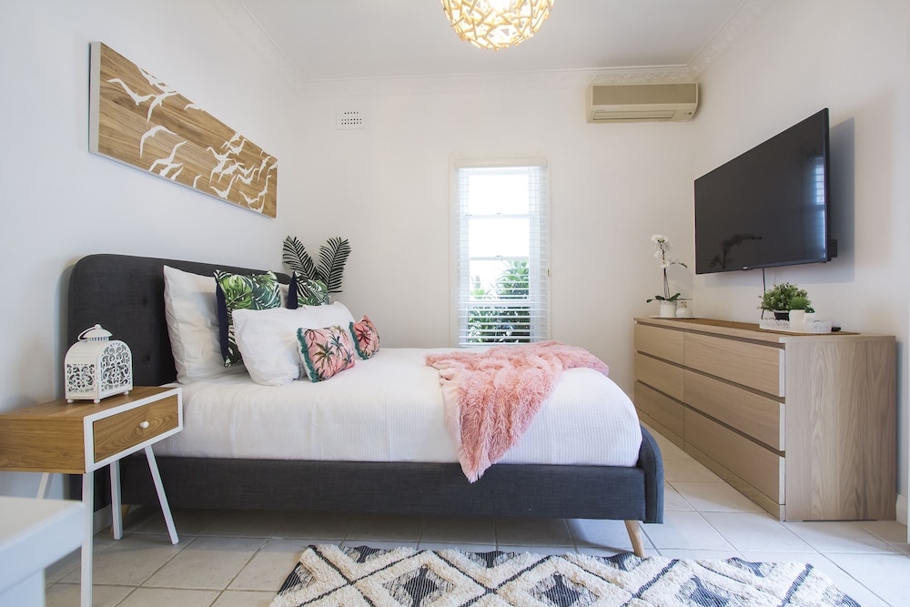 The Palm House Bondi view 2