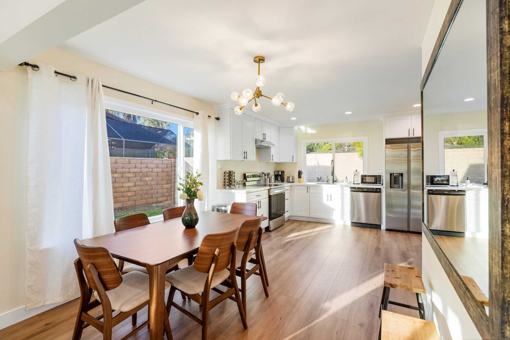 @ Marbella Lane - Cozy Gem Near Nature Trails