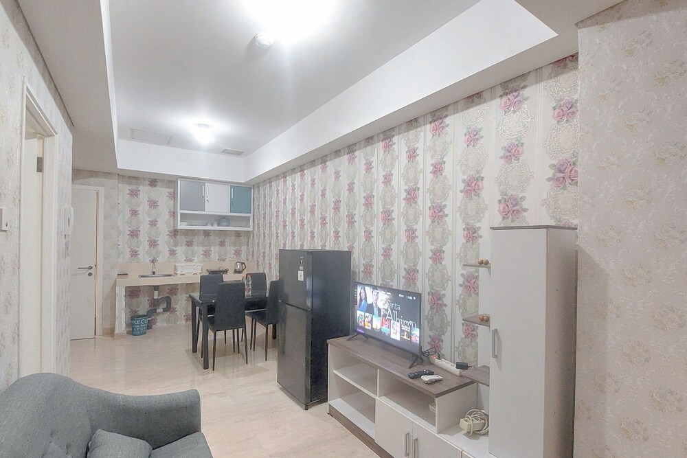 Gorgeous And Homey 1Br Apartment At Podomoro City Deli Medan