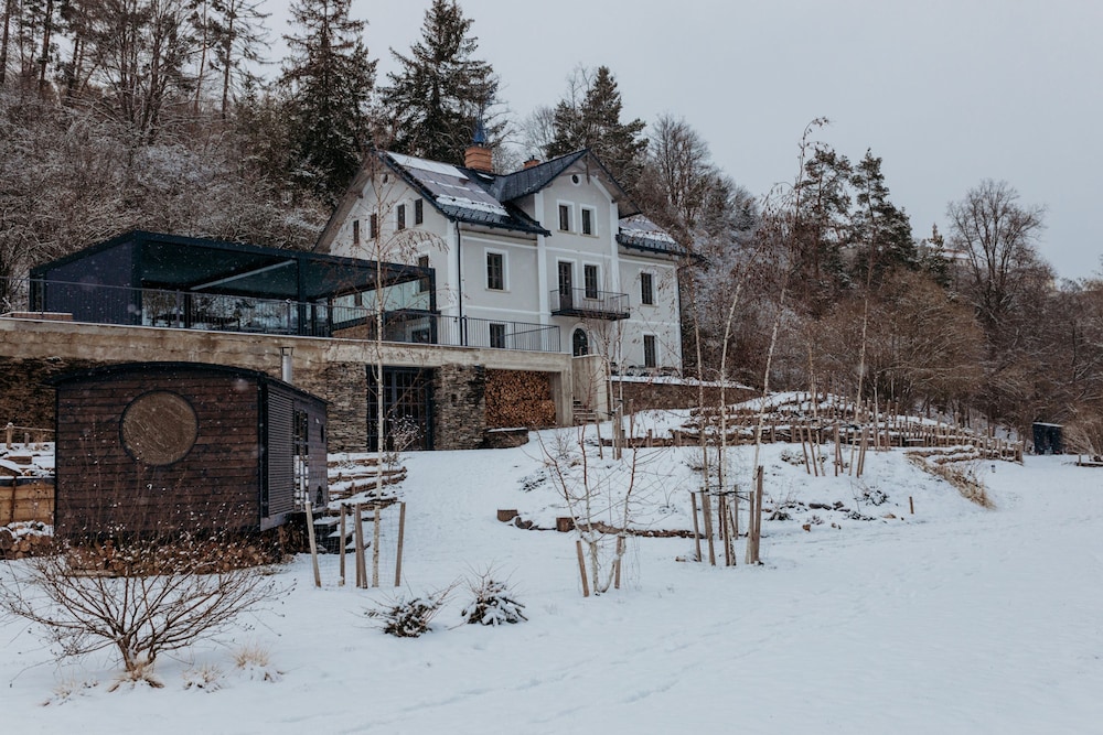 Wmm020 in Manet n With 7 Bedrooms and 8 Bathrooms