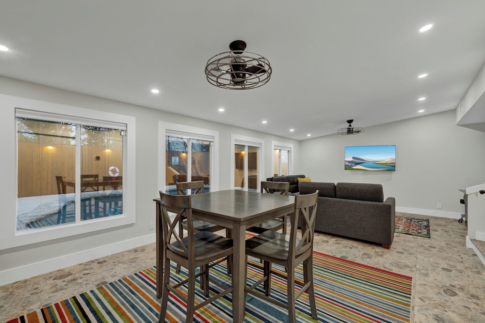 Tolle Haus: W/pool & Firepit-walk to Schlitterbahn, Comal Chutes & Downtown!