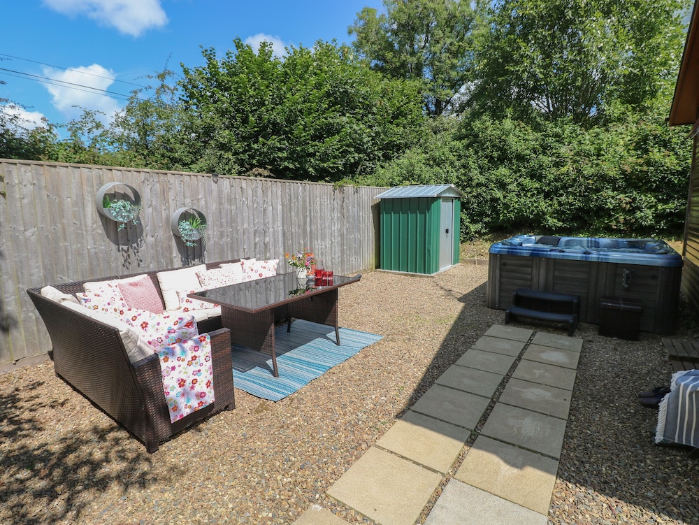 1 Hornbeam Lodge