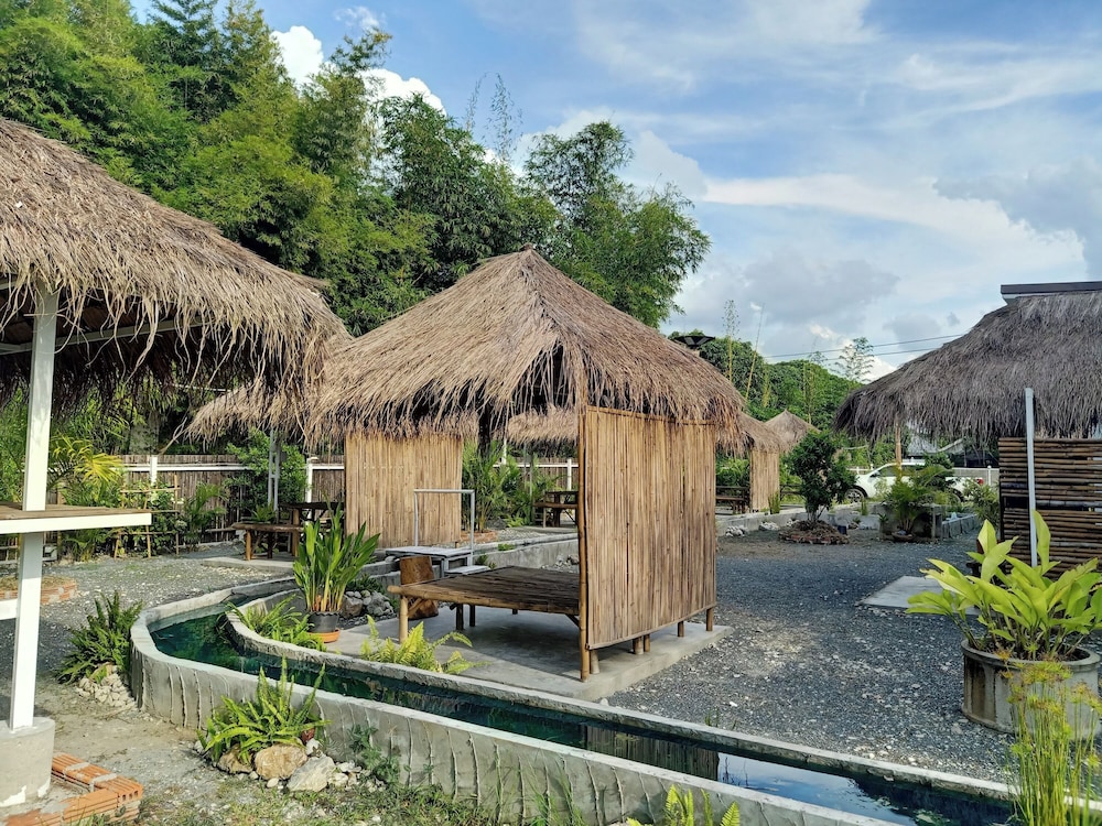 The Forest Hill Cafe & Homestay