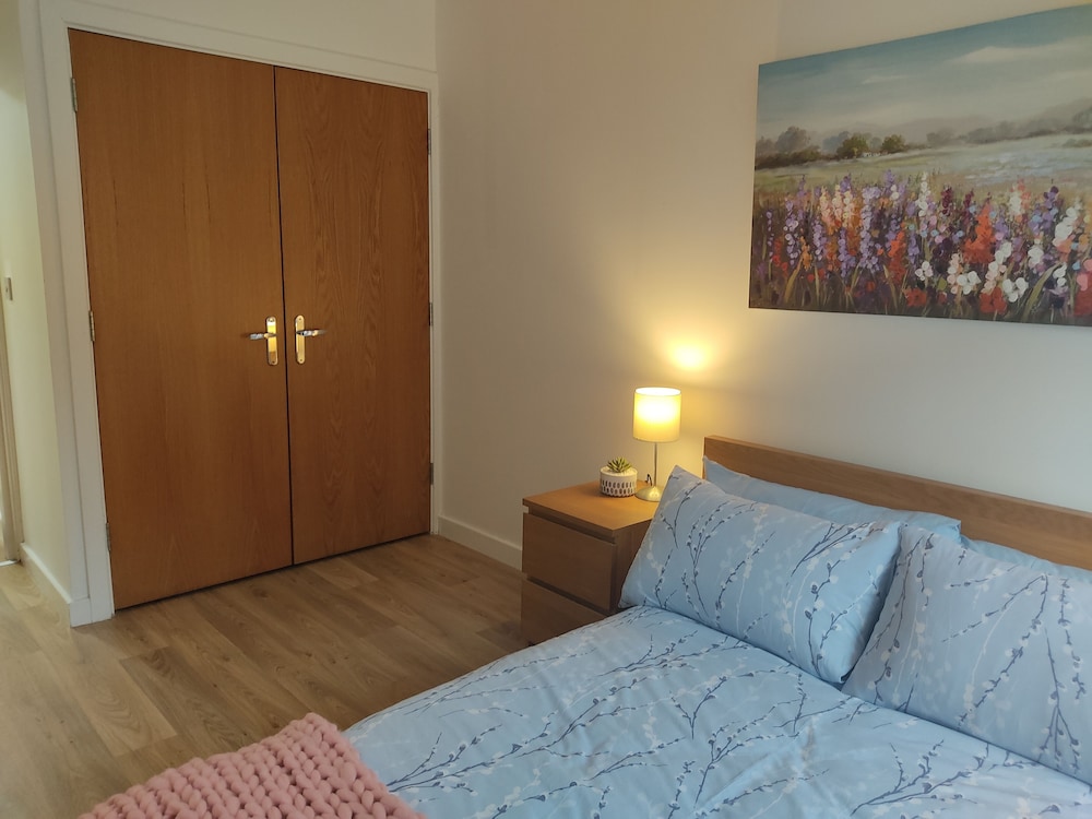 Fantastic Centrally Located 1 bed Apartment view 3
