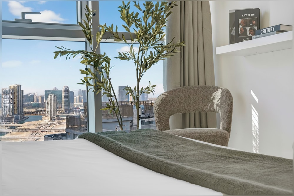 Radiant Boulevard by DVH Luxe Retreats