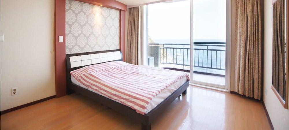 Gumgangsan Condo view 3