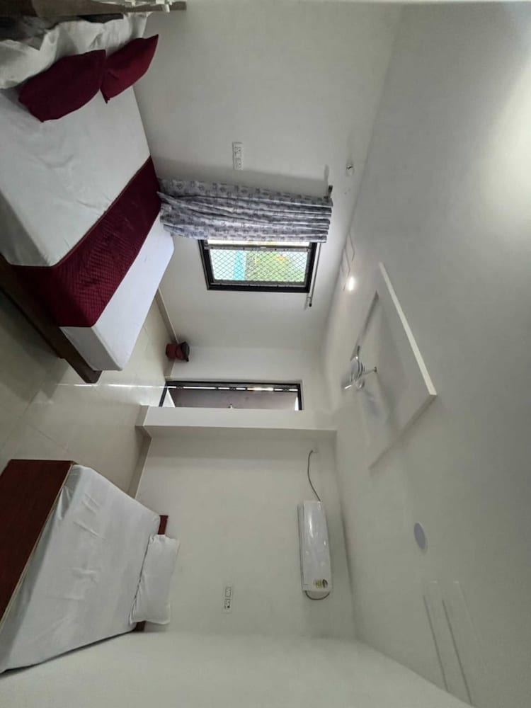 Hotel Shree Radhe Laxmi