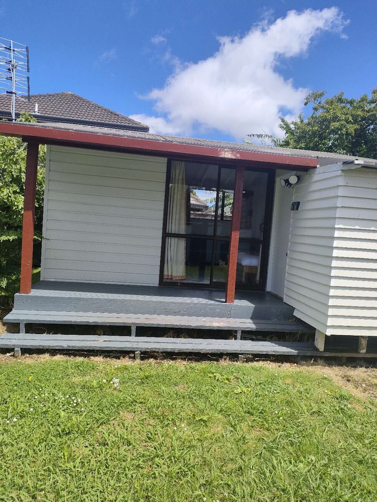 1 double and 1 sofa bed Garden Chalet