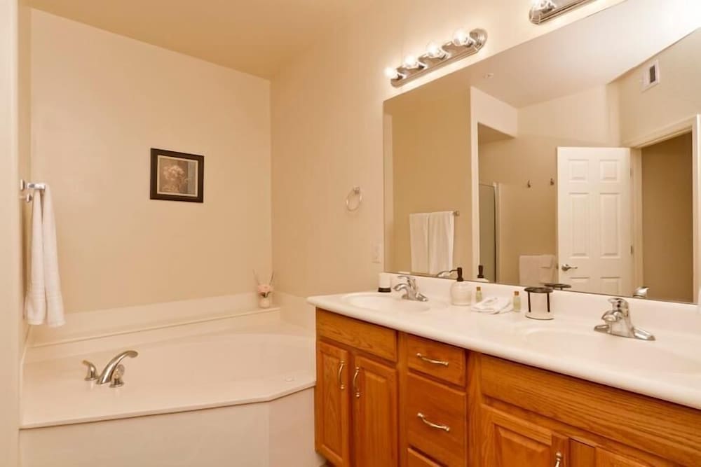 Bella Vista By Signature Vacation Rentals