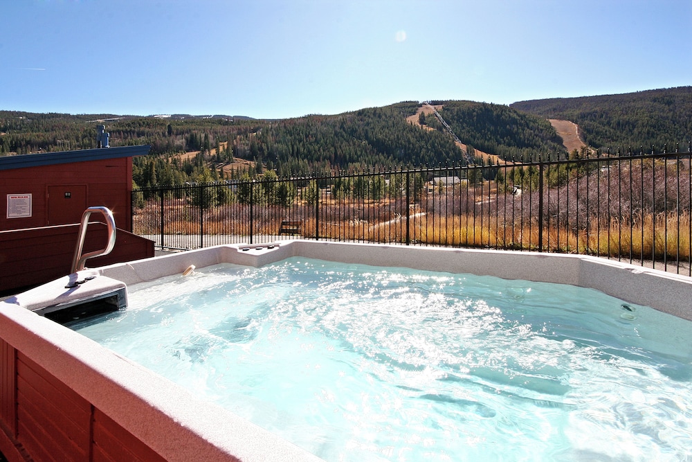 Cinnamon Ridge C114