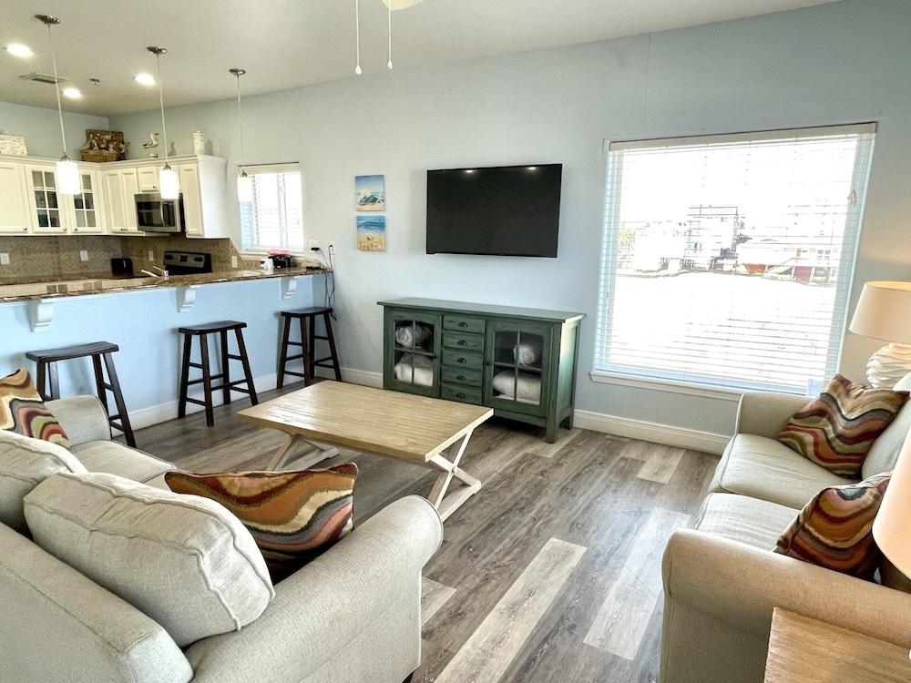Beachgate Condo Suites And Hotel 321+322 4 Bedroom Condo