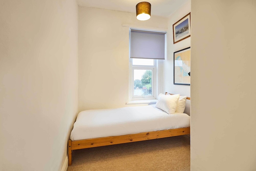 Host Stay The Reading Room