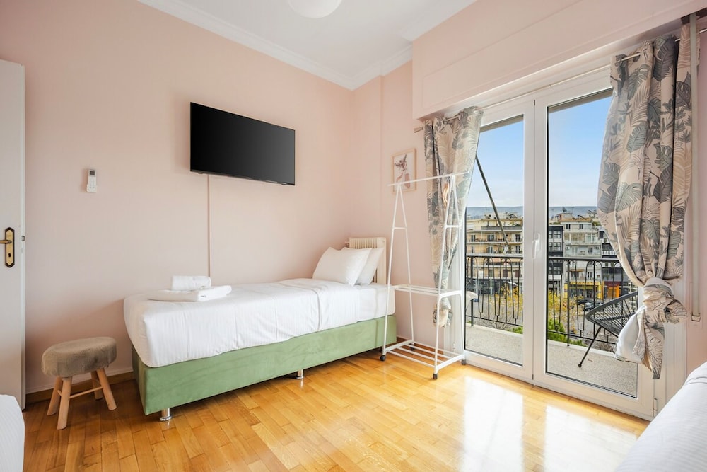 Diakou 38 Sunny Cozy 3bd apt Just a min Away to Acropolis
