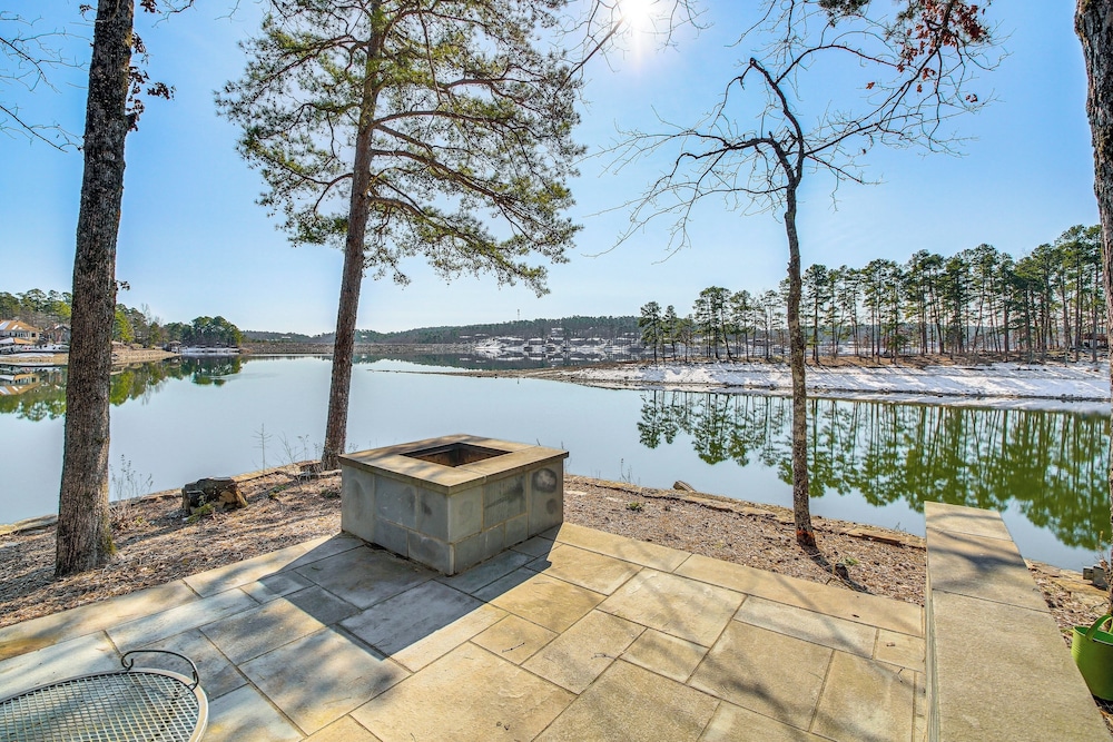 Boat Dock & Views: Stunning Lake Coronado Gem!