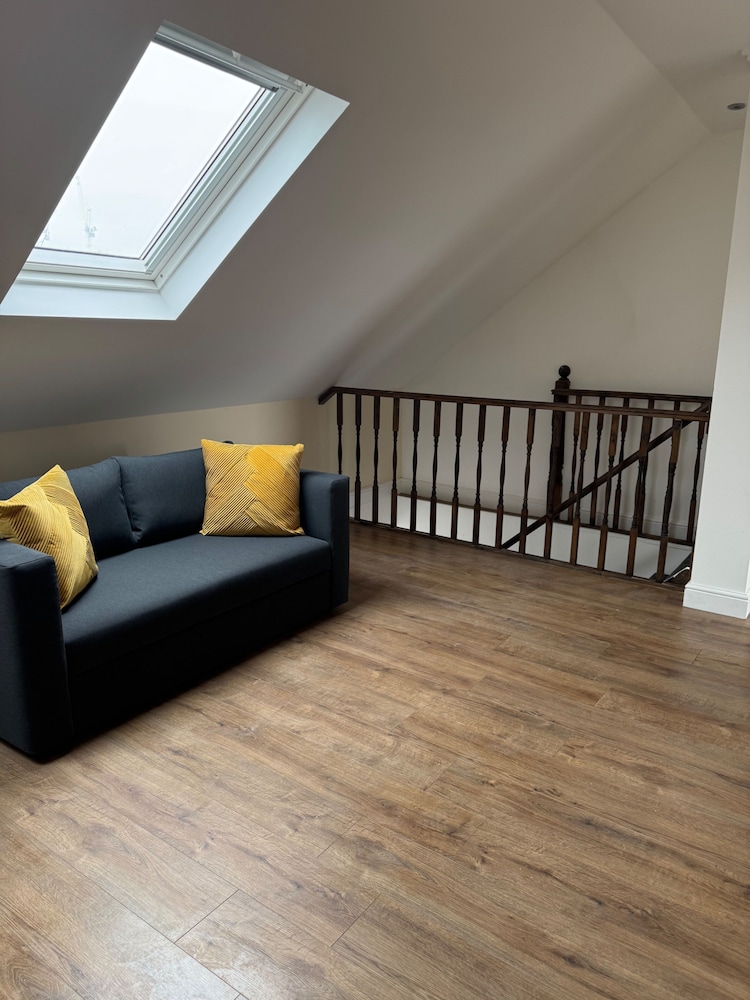London Retreat With Great Location