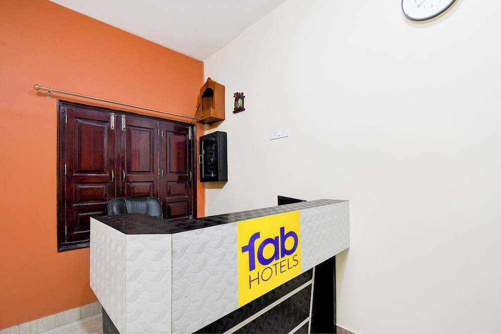 Fabhotel Rb Palace