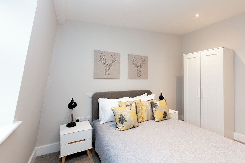 Stunning Central Windsor Town House