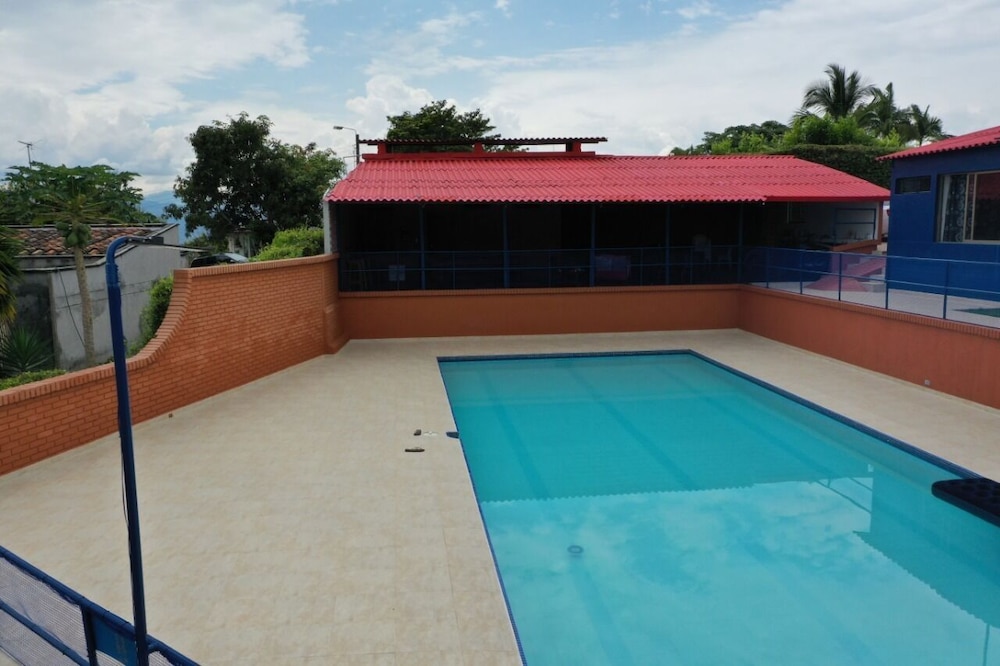 Country House in Cerritos, Pereira view 5