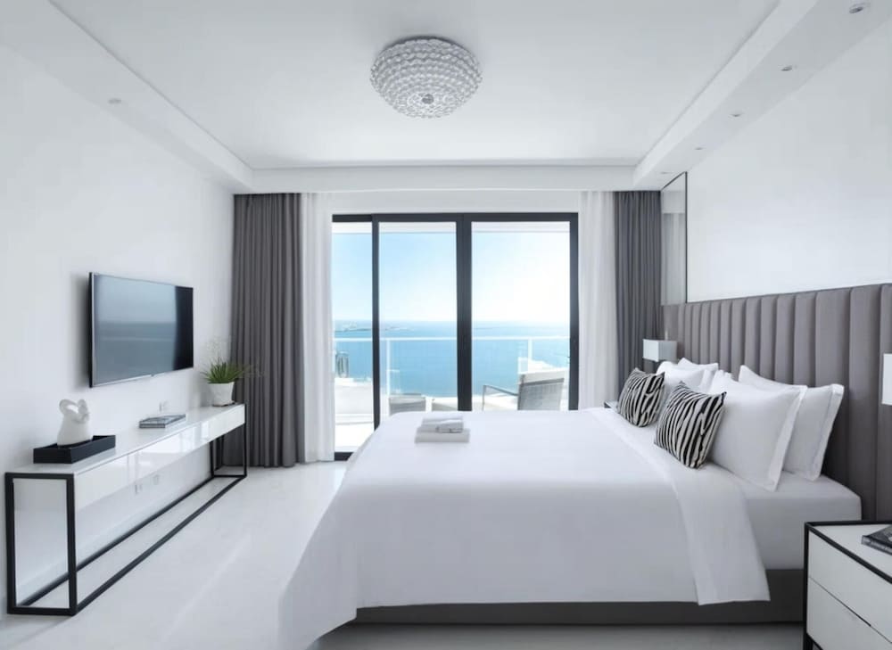 Luxury Oceanfront Villa in Arona